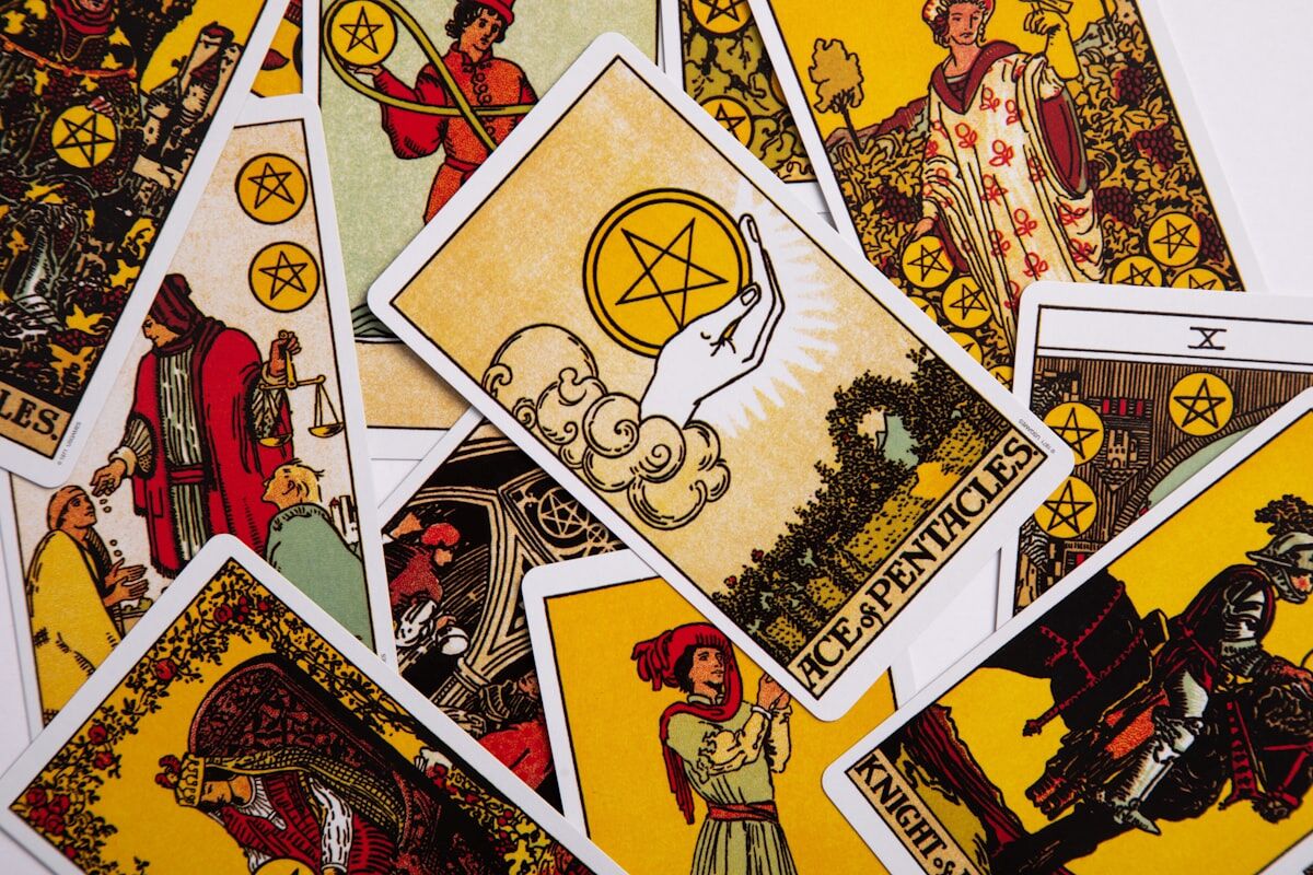 Love tarot reading by phone - honest answers about your heart